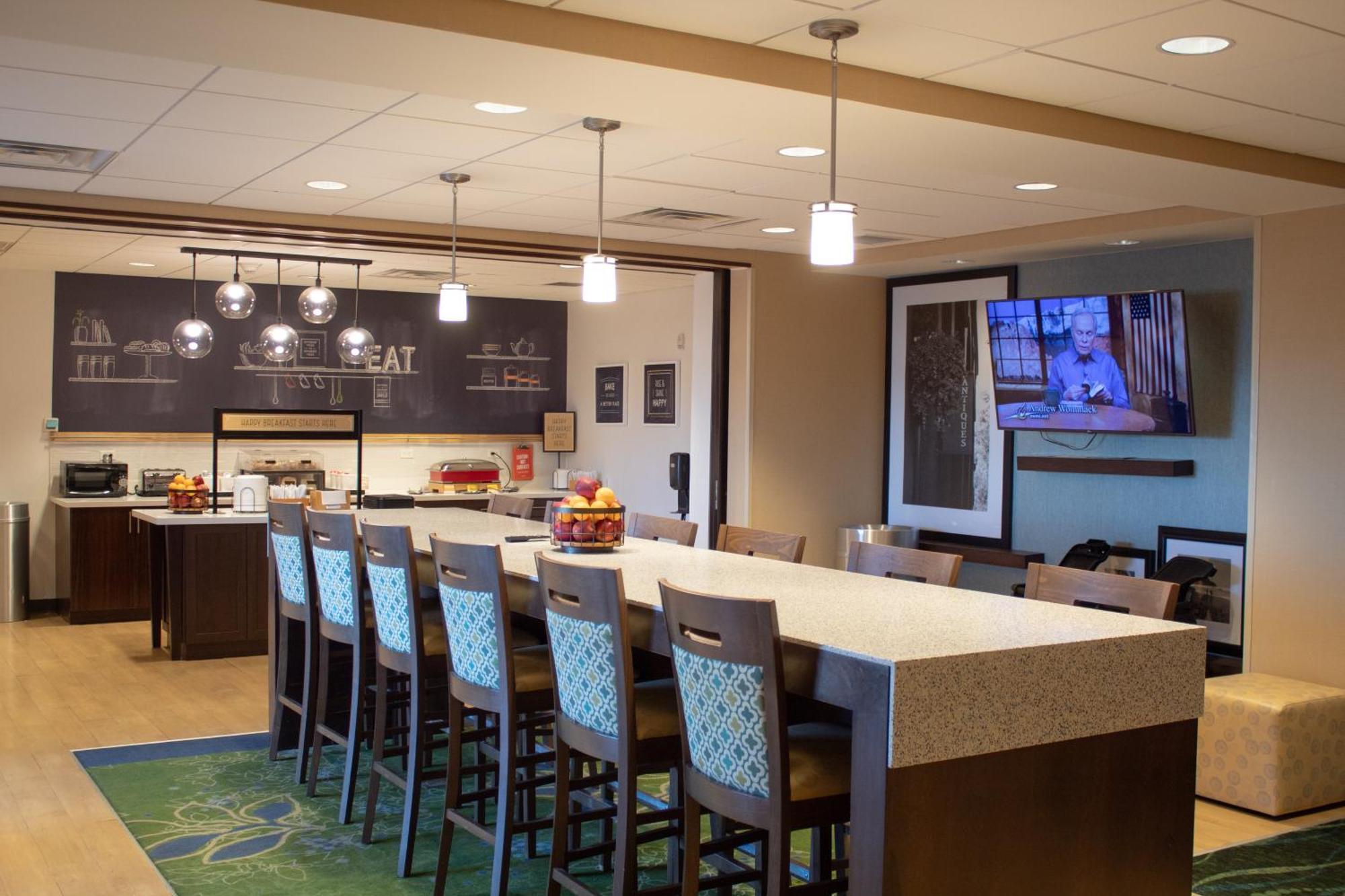 Hampton Inn & Suites Big Rapids, Mi Exterior photo